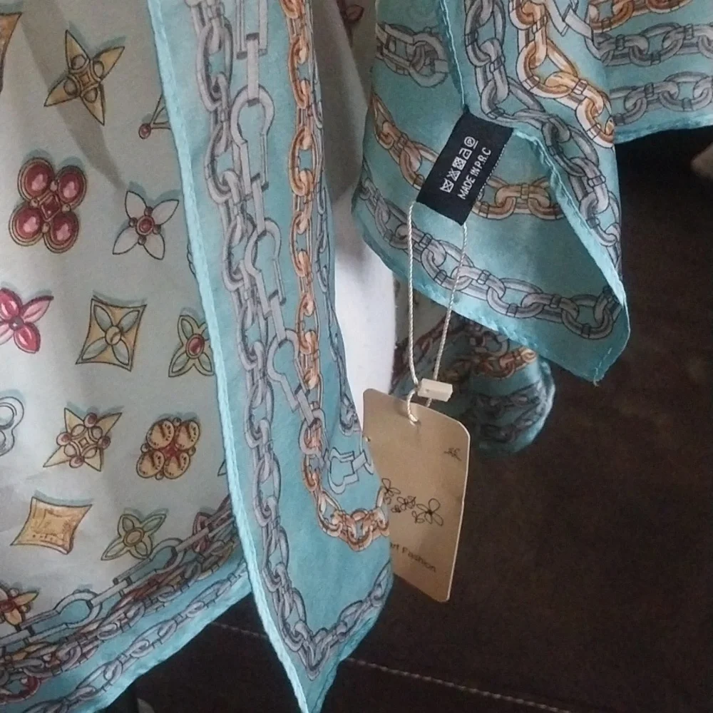 Women 100% Silk Scarf Elegant Timelesd Classy